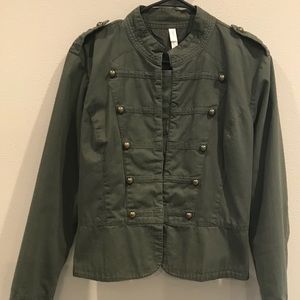 Women’s lightweight jacket/layering top